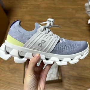 On Running On Cloud Cloudswift 3 Woman's Shoes Sneaker Size Us 5